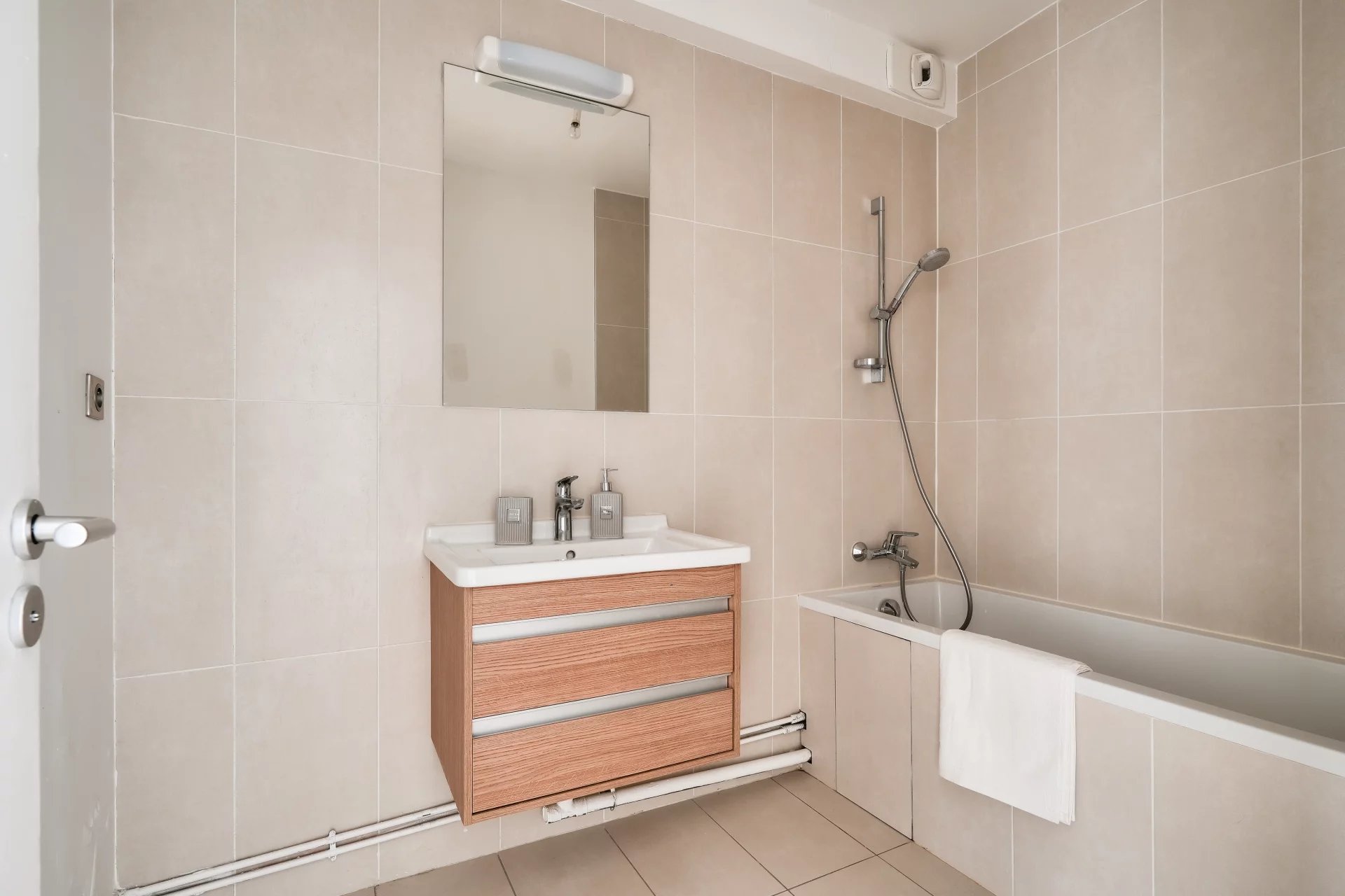 Appartement Courbevoie 96.4 m² 4 pièces Appartement Courbevoie 96.4 m² 82888468 8