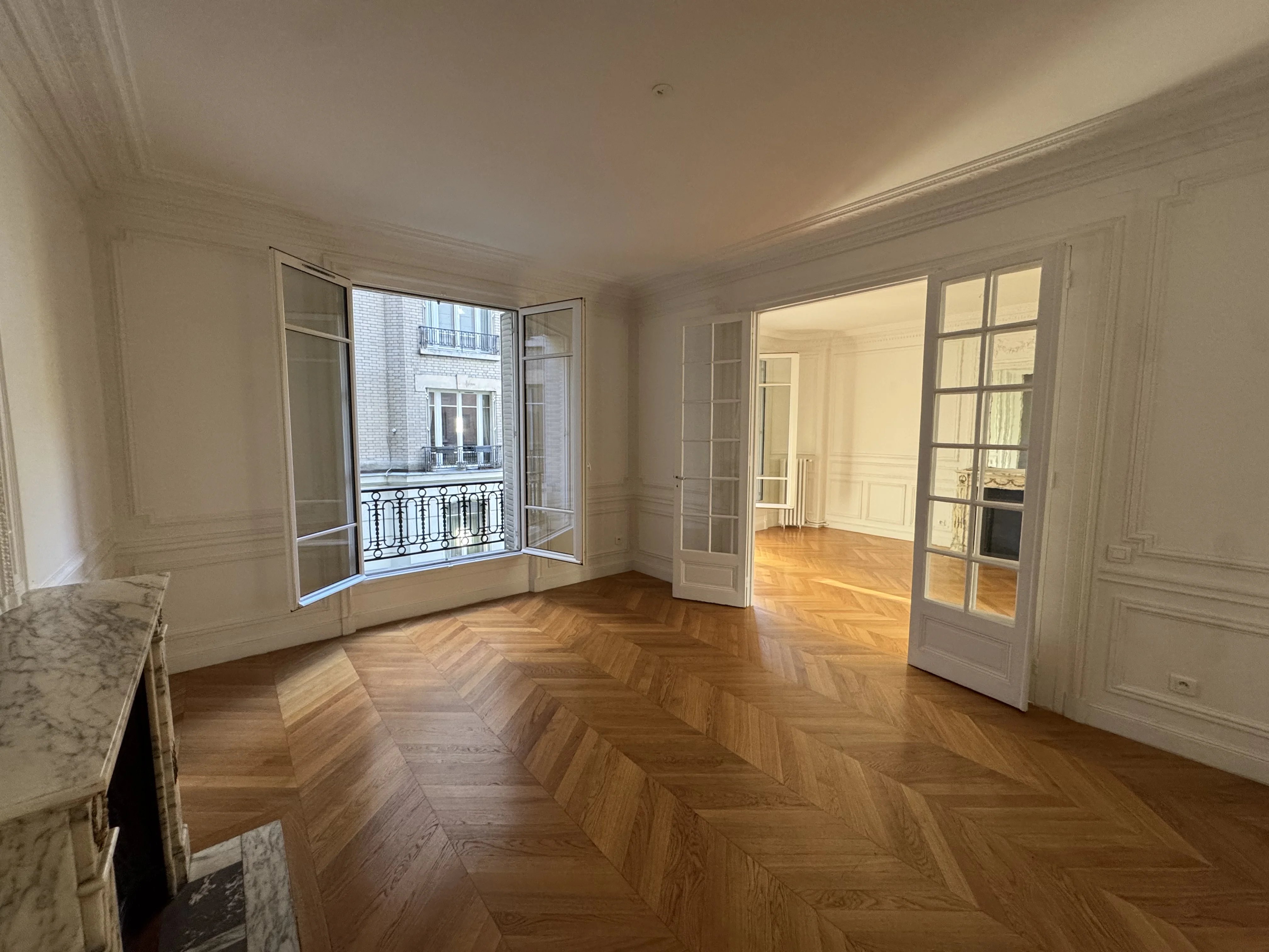 Appartement Paris 16ème 130.80 m² 5 pièces Appartement Paris 16ème 130.80 m² ref 87491908 1