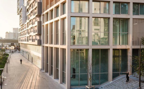 Immeuble The Wood Life, pied d'immeuble