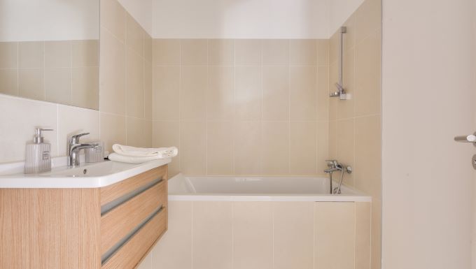 Immeuble Courbevoie Abreuvoir, salle de bain appartement