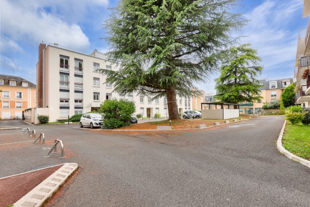 Immeuble Croissy-Sur-Seine, partie extérieures, jardin 