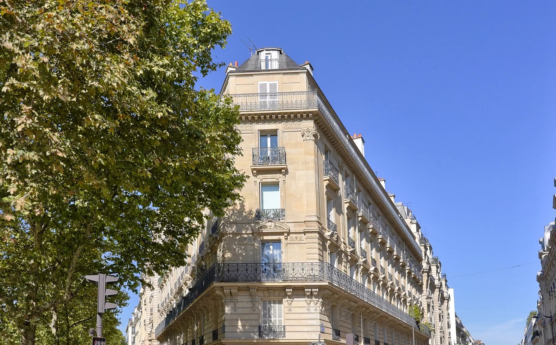 Appartement Paris 17ème 145.00 m² 5 pièces Appartement Paris 17ème 145.00 m² 86209512 1