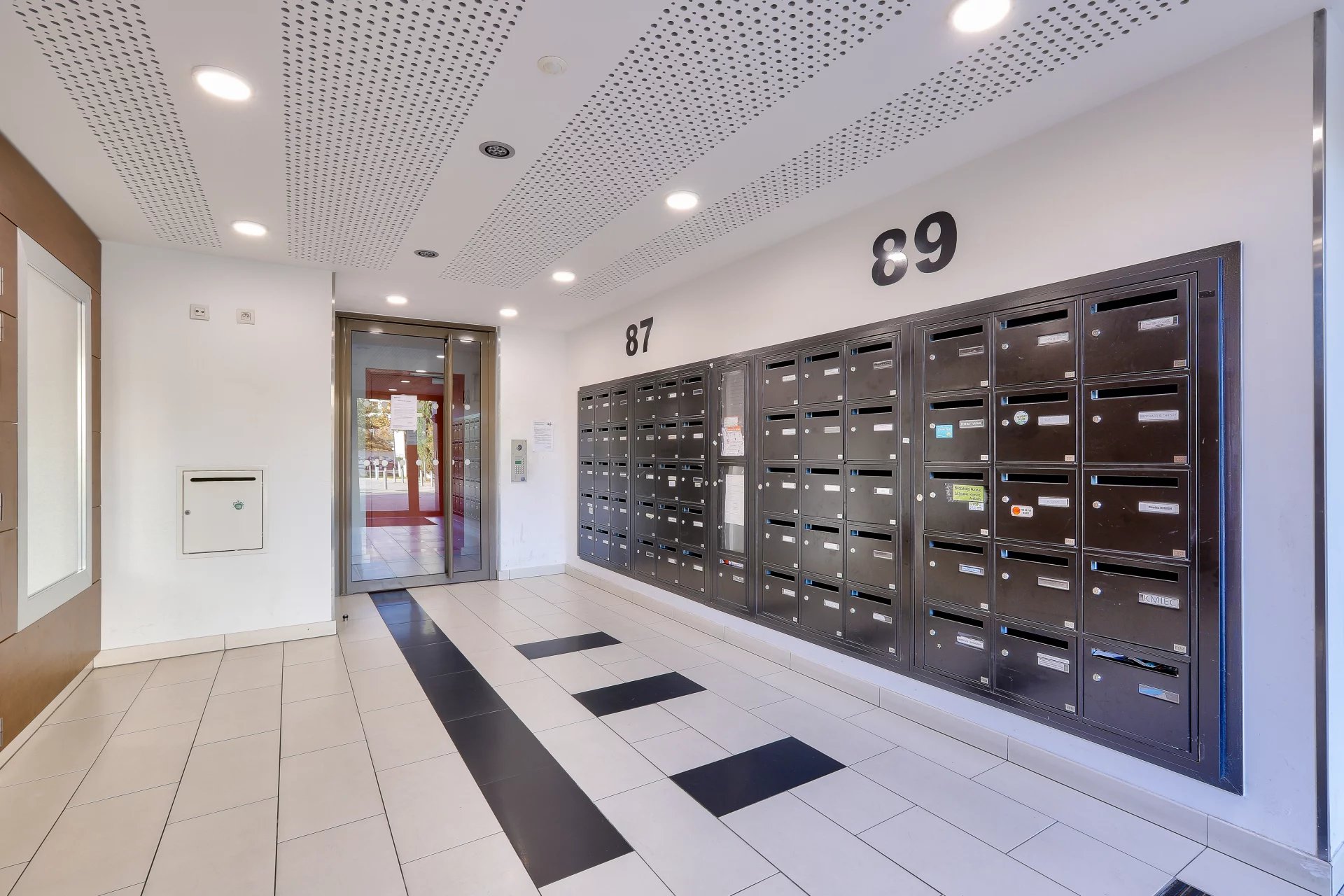 Appartement Issy-les-Moulineaux 42.00 m² 2 pièces Appartement Issy-les-Moulineaux 42.00 m² 86640042 9