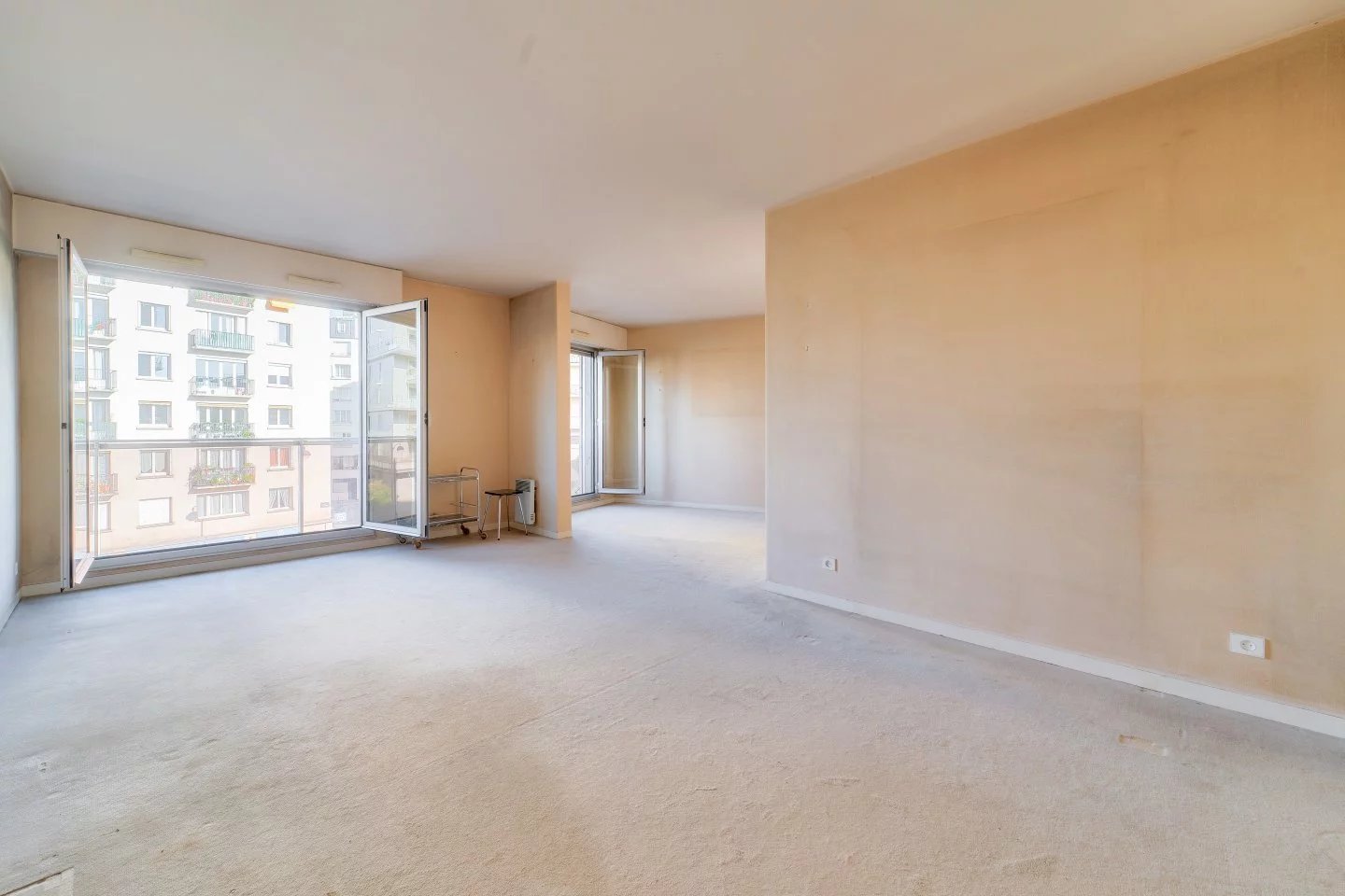 Appartement Paris 15ème 98.00 m² 5 pièces Appartement Paris 15ème 98.00 m² 86210982 2