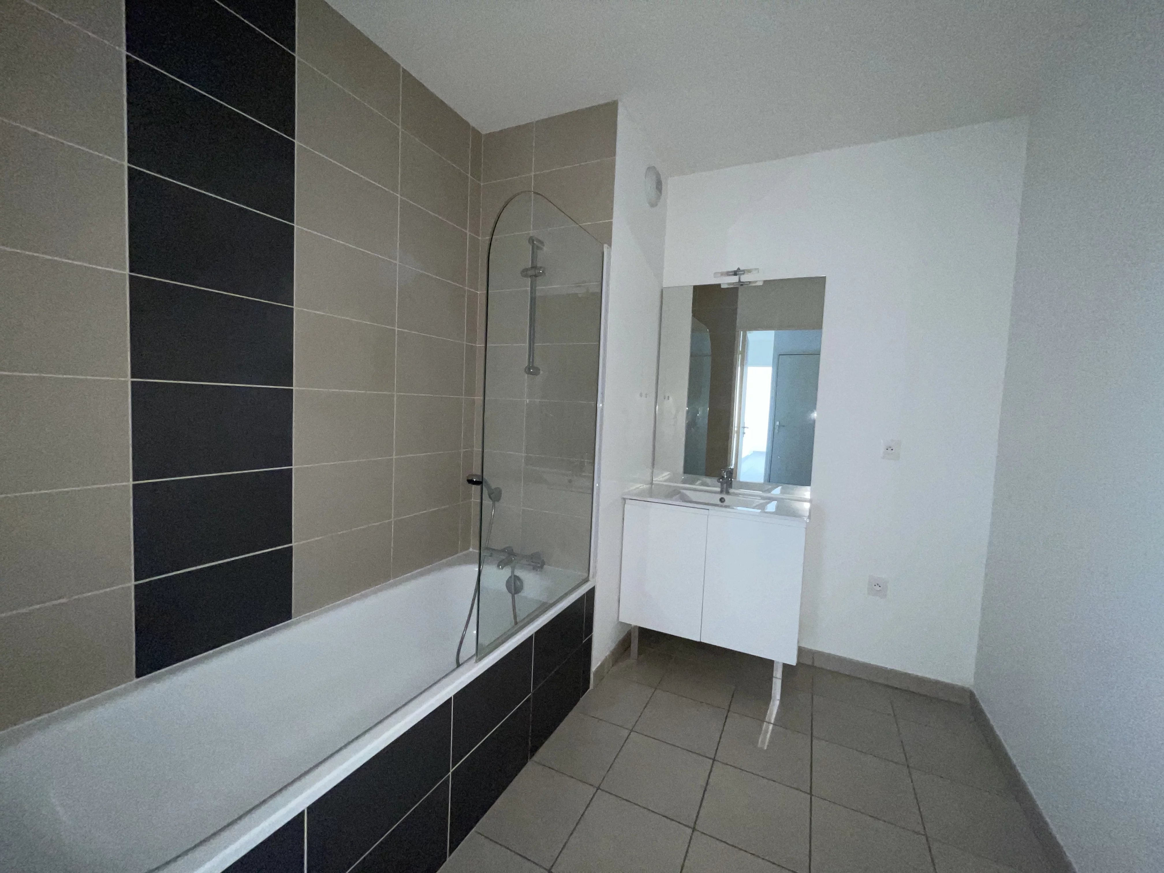Appartement Rillieux-la-Pape 60.00 m² 3 pièces Appartement Rillieux-la-Pape 60.00 m² 87354274 5