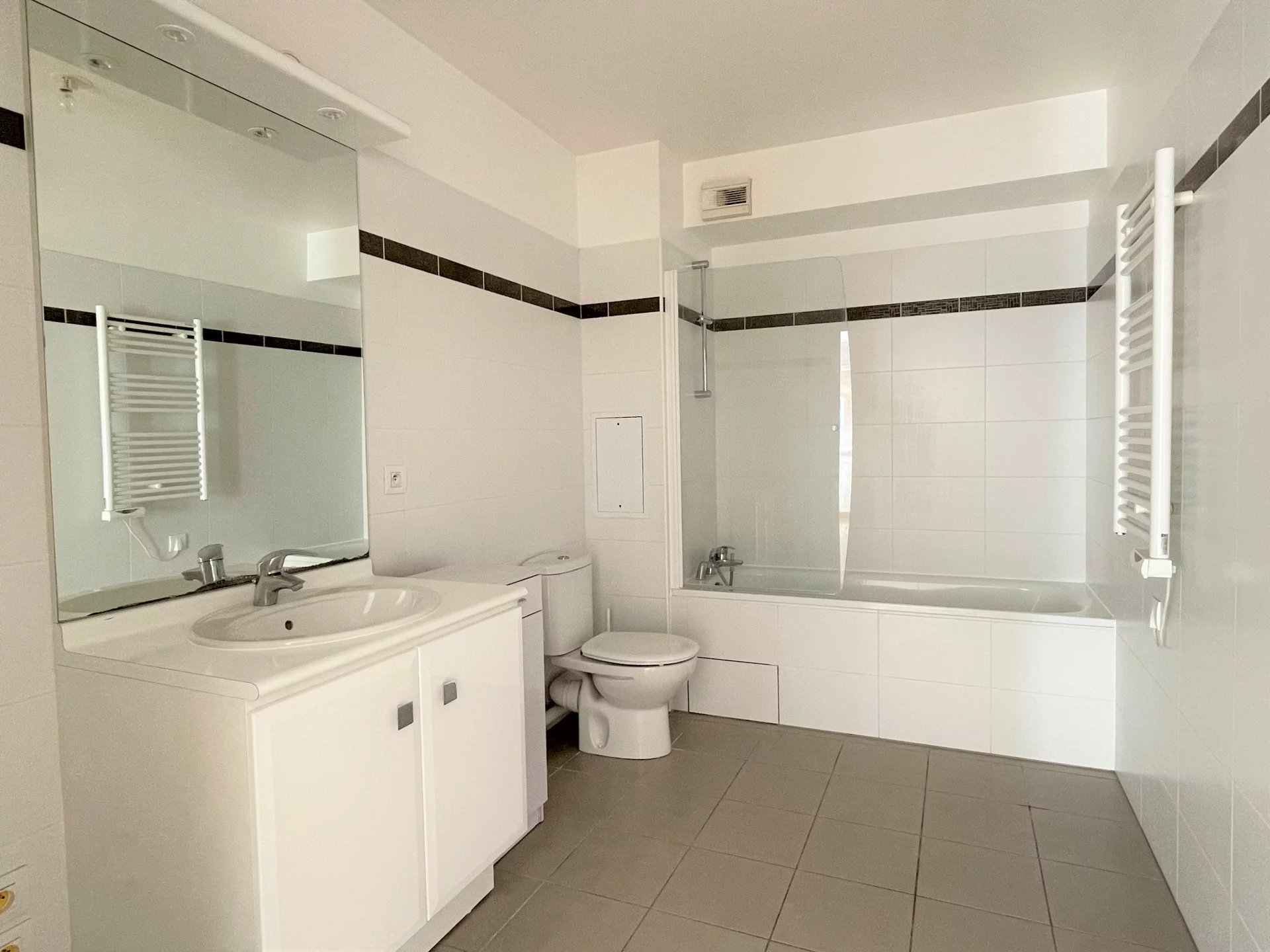 Appartement Issy-les-Moulineaux 42.40 m² 2 pièces Appartement Issy-les-Moulineaux 42.40 m² 85679117 7