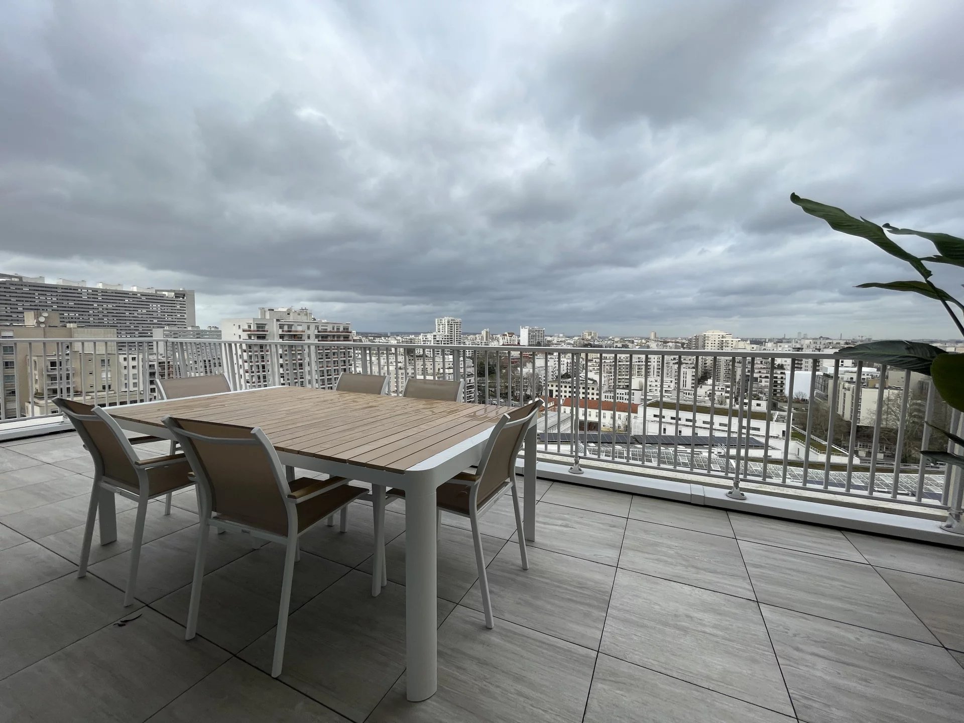 Appartement Courbevoie 128.80 m² 4 pièces Appartement Courbevoie 128.80 m² 86761752 2