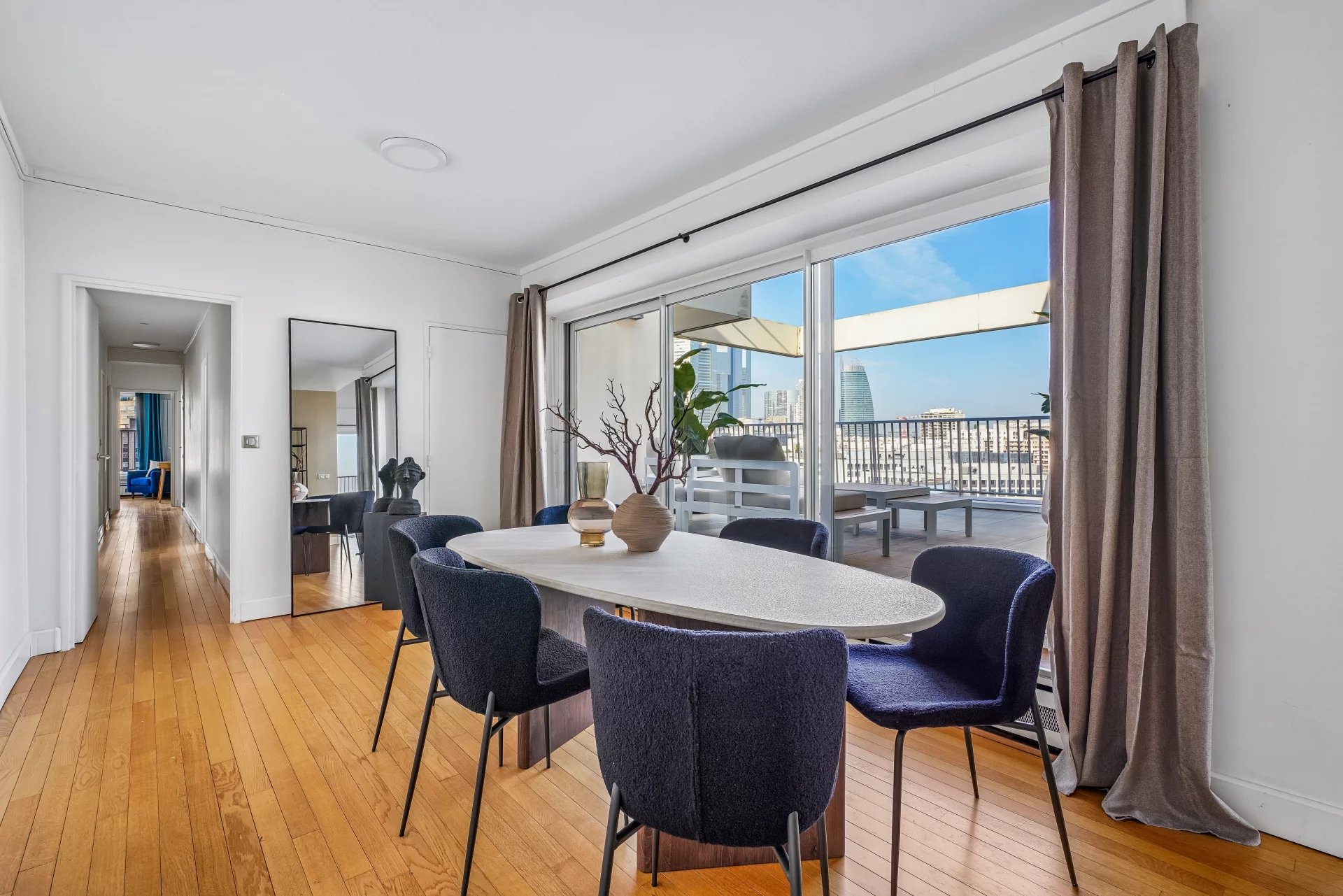 Appartement Courbevoie 128.80 m² 4 pièces Appartement Courbevoie 128.80 m² 86837143 5