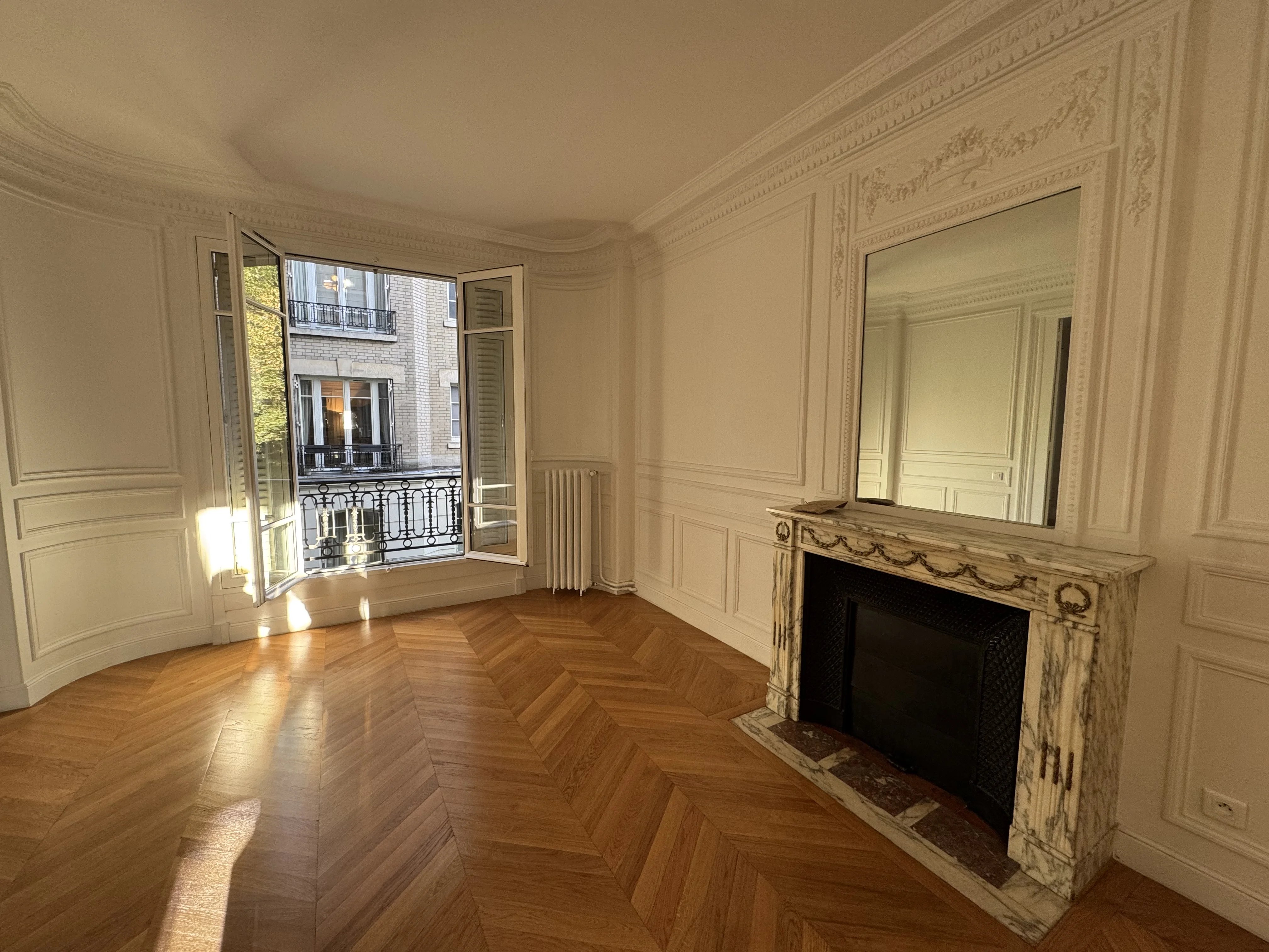 Appartement Paris 16ème 130.80 m² 5 pièces Appartement Paris 16ème 130.80 m² 87491908 3