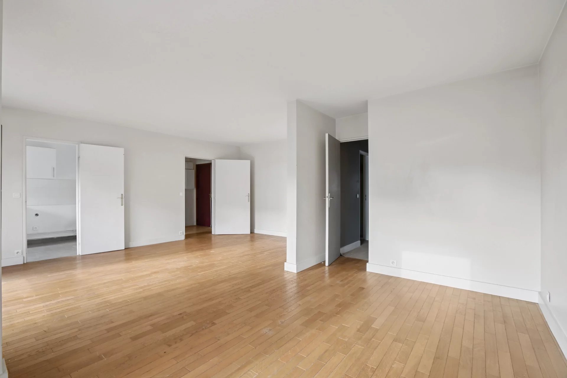 Appartement Paris 15ème 84.42 m² 4 pièces Appartement Paris 15ème 84.42 m² 86372393 2