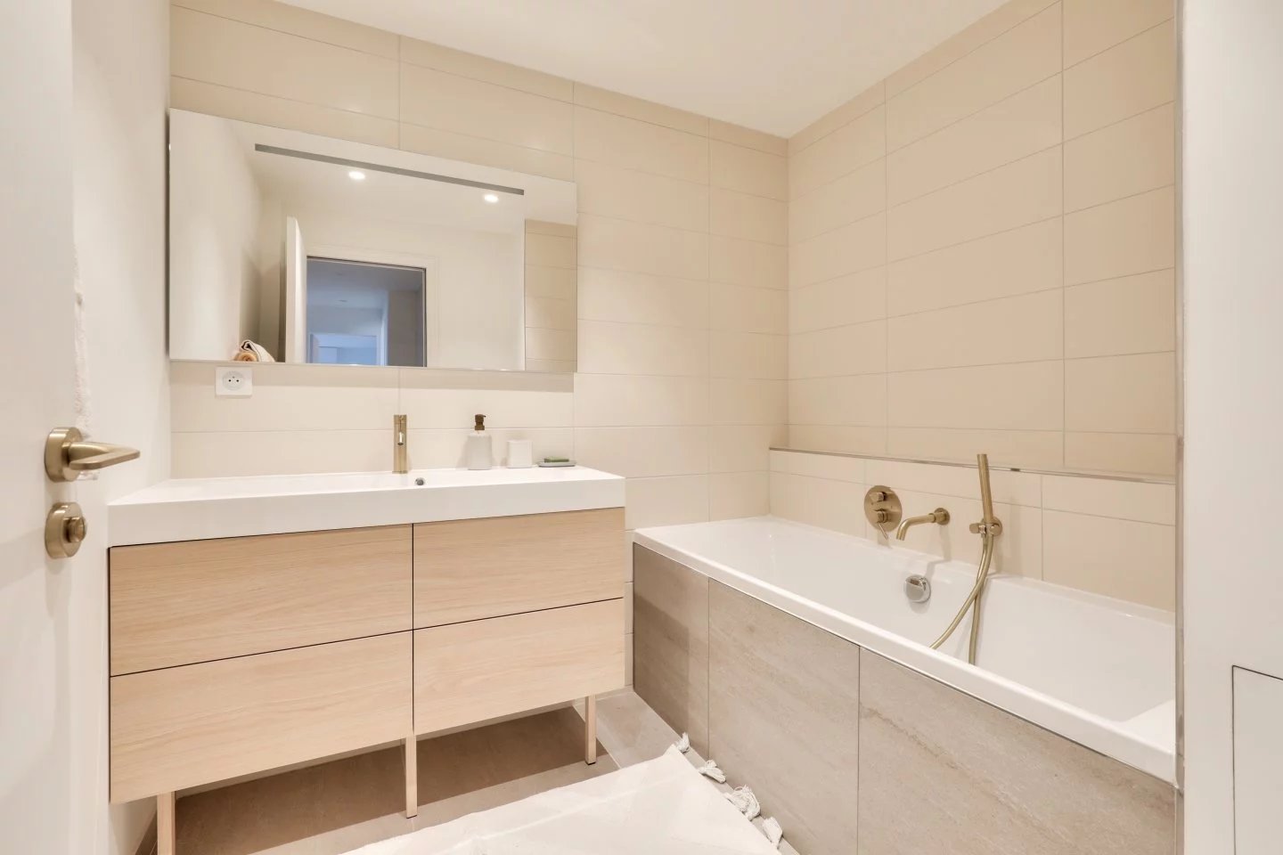 Appartement Paris 15ème 75.47 m² 4 pièces Appartement Paris 15ème 75.47 m² 7545793 5