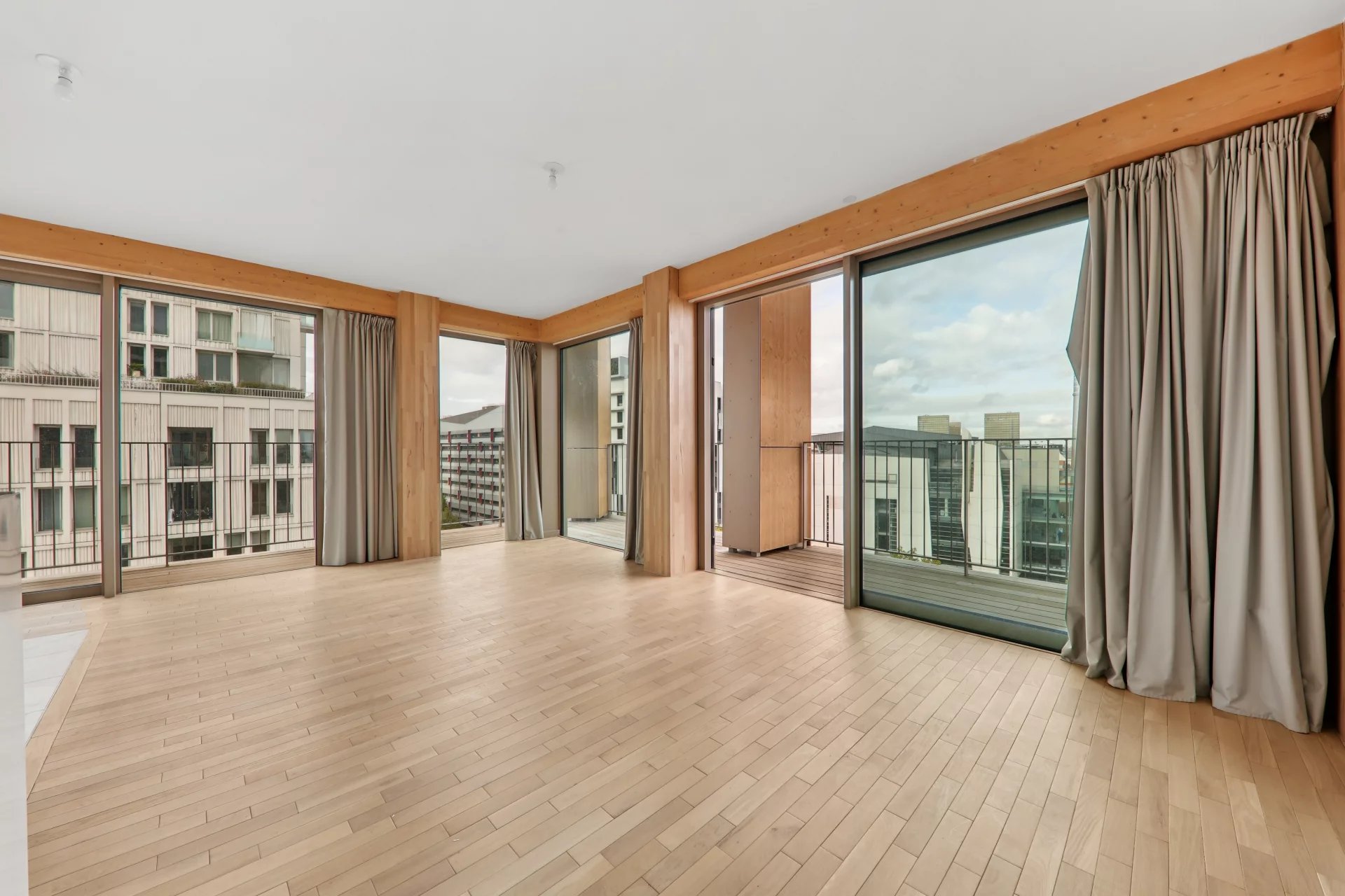 Appartement Paris 13ème 101.40 m² 5 pièces Appartement Paris 13ème 101.40 m² 86384475 3