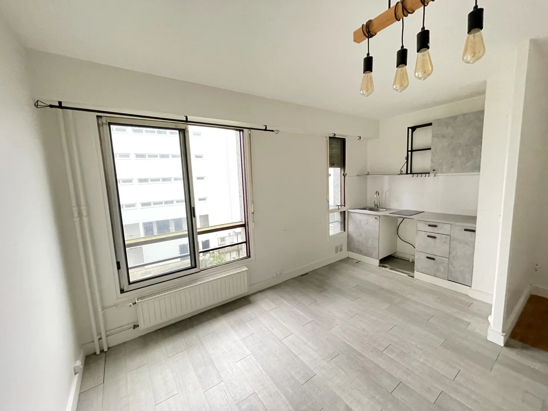 Appartement Paris 19ème 30.00 m² 1 pièce Appartement Paris 19ème 30.00 m² 86215440 2