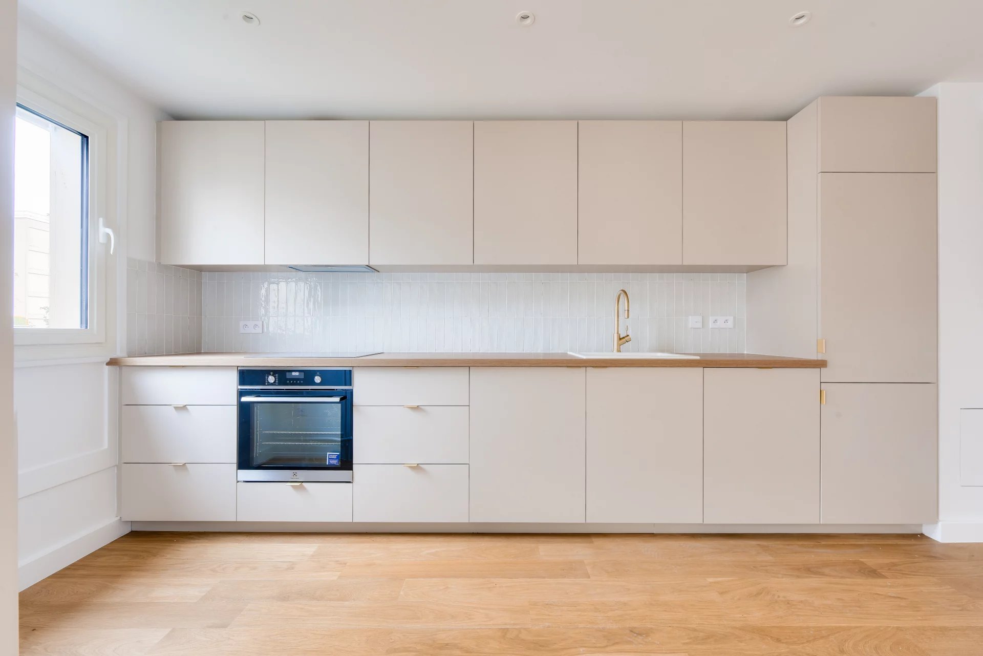 Appartement Paris 15ème 77.60 m² 3 pièces Appartement Paris 15ème 77.60 m² 85504276 2