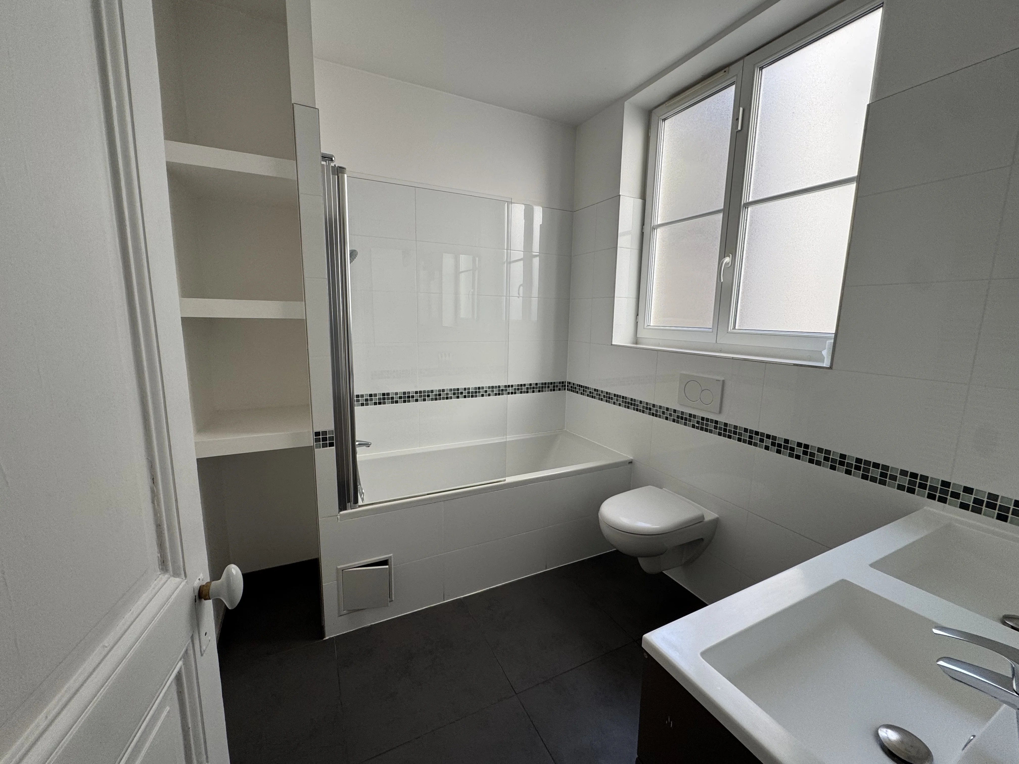 Appartement Paris 16ème 130.80 m² 5 pièces Appartement Paris 16ème 130.80 m² 87491908 12