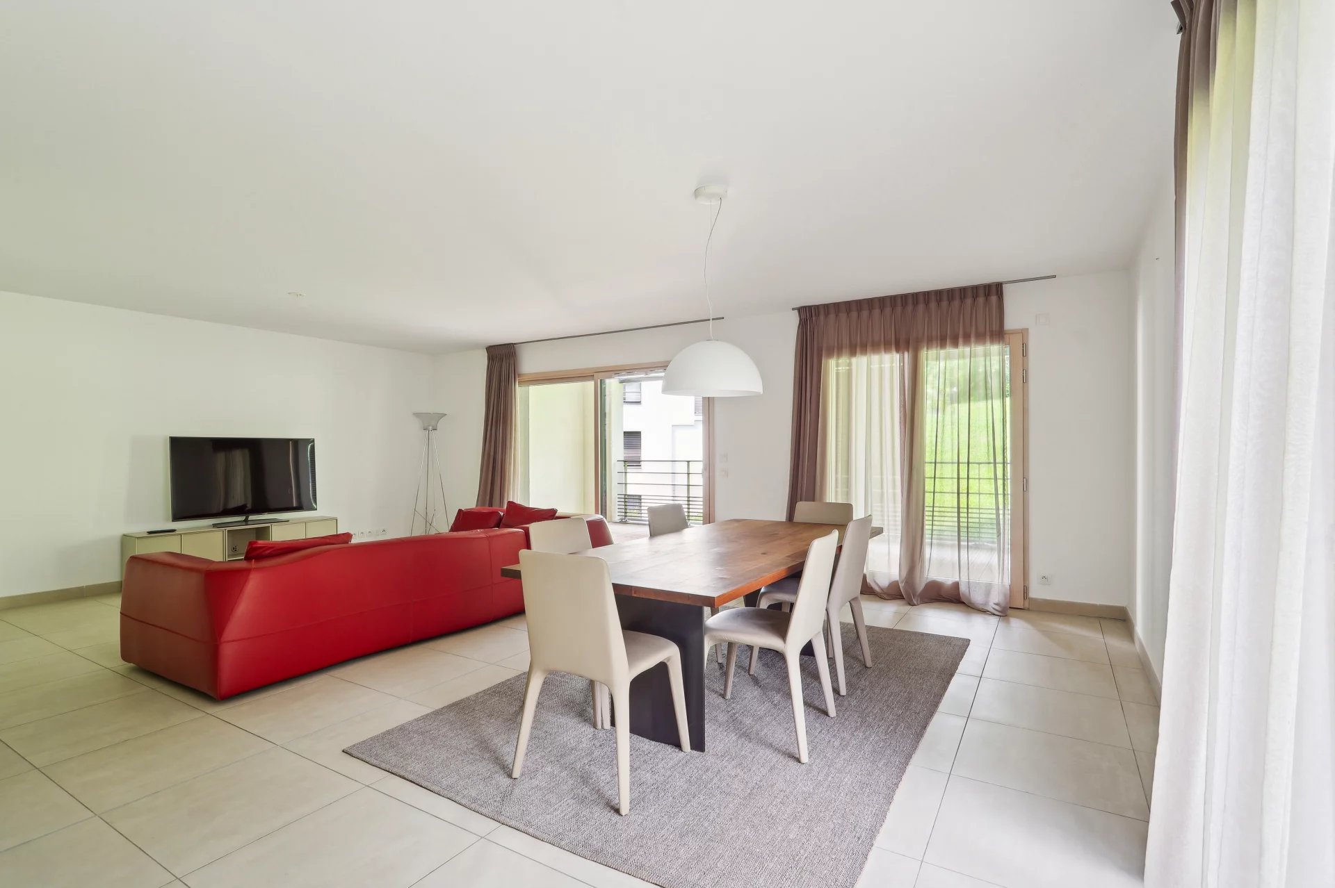 Appartement Divonne-les-Bains 121.00 m² 4 pièces Appartement Divonne-les-Bains 121.00 m² 85034416 3