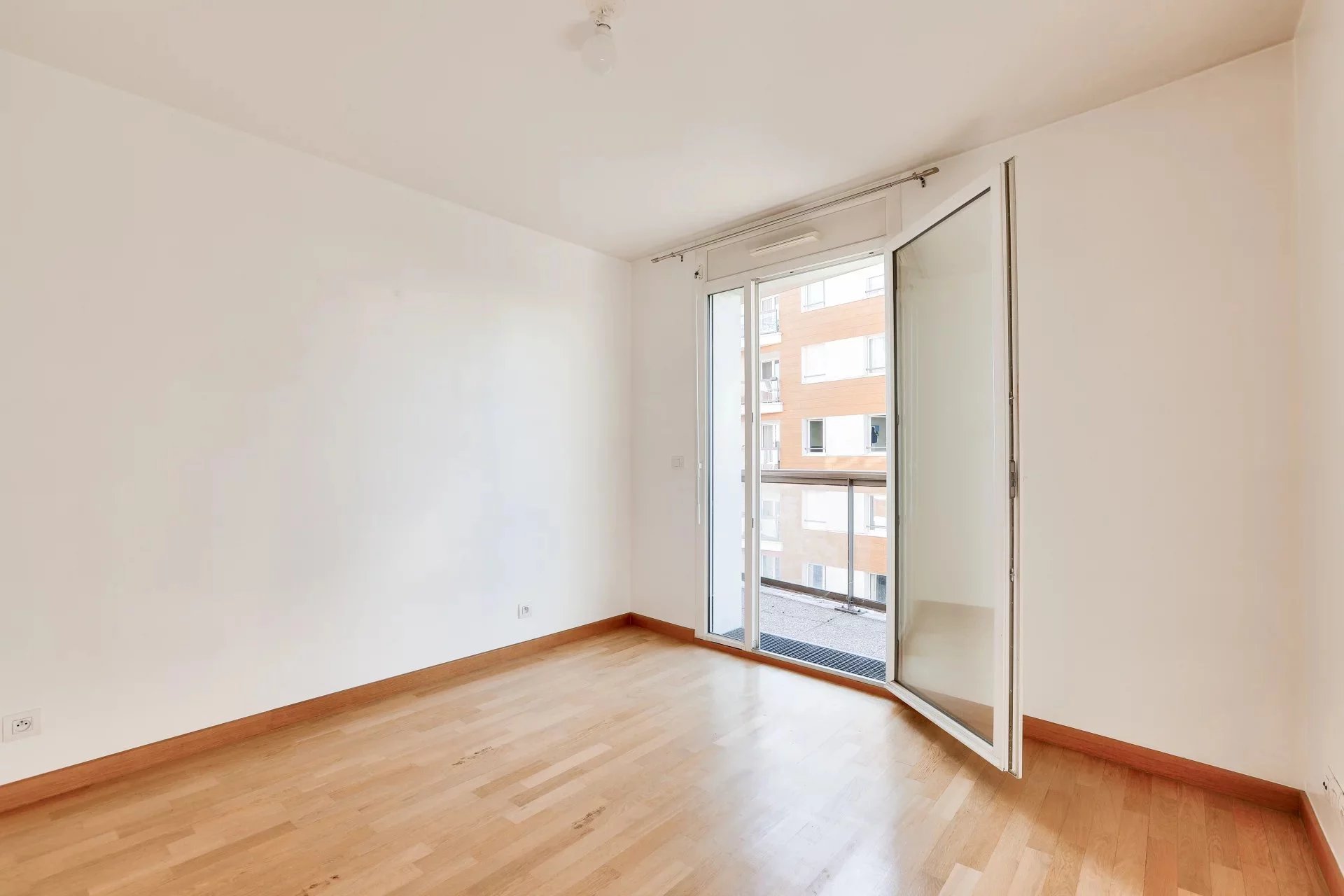 Appartement Issy-les-Moulineaux 67.70 m² 3 pièces Appartement Issy-les-Moulineaux 67.70 m² 86896203 3