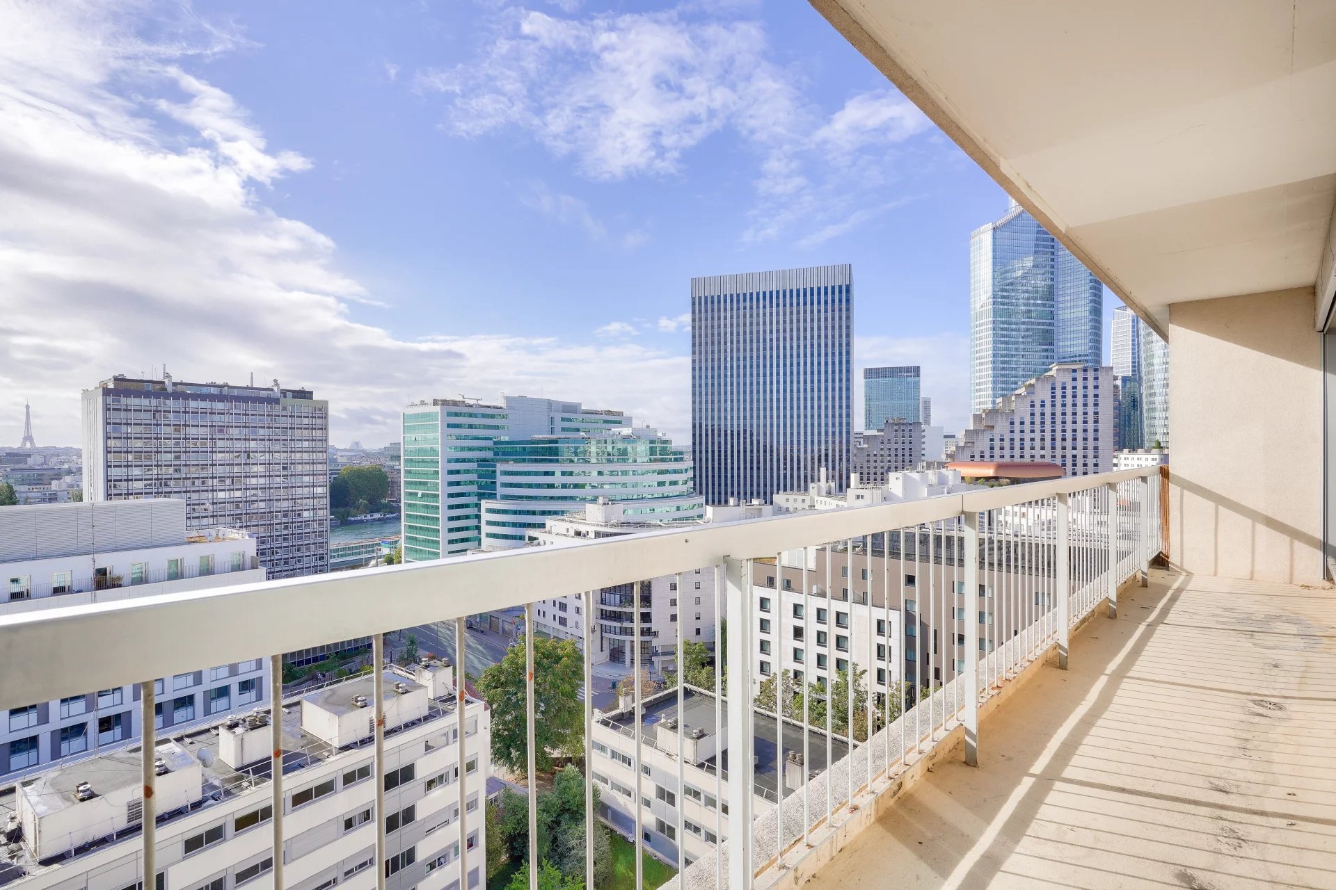 Appartement Courbevoie 69.90 m² 3 pièces Appartement Courbevoie 69.90 m² 86219682 5