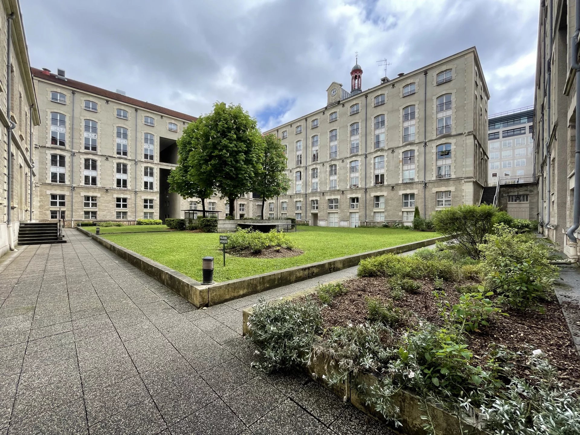 Appartement Issy-les-Moulineaux 64.50 m² 3 pièces Appartement Issy-les-Moulineaux 64.50 m² 86110473 2