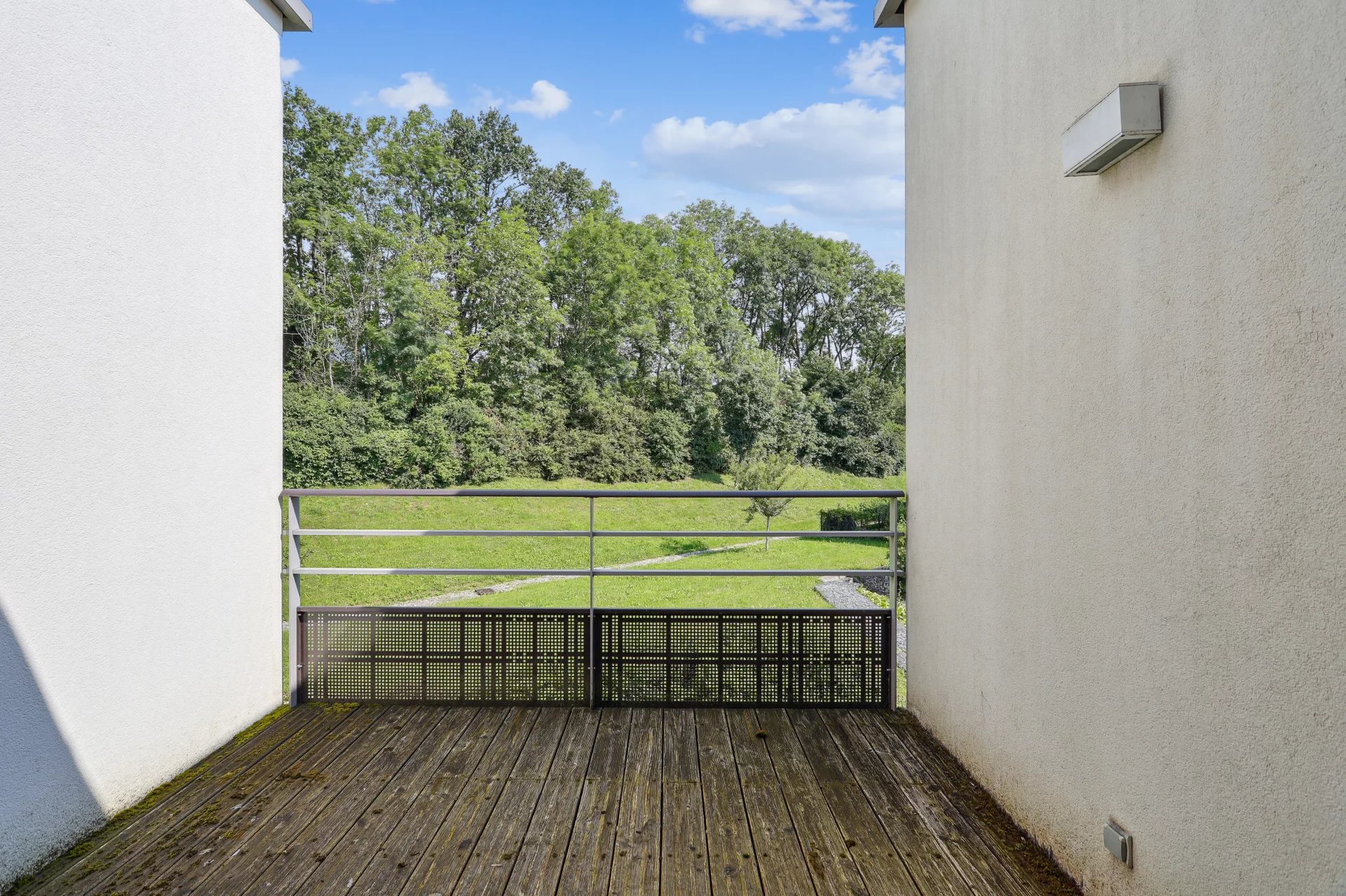 Appartement Divonne-les-Bains 121.00 m² 4 pièces Appartement Divonne-les-Bains 121.00 m² 85034502 3