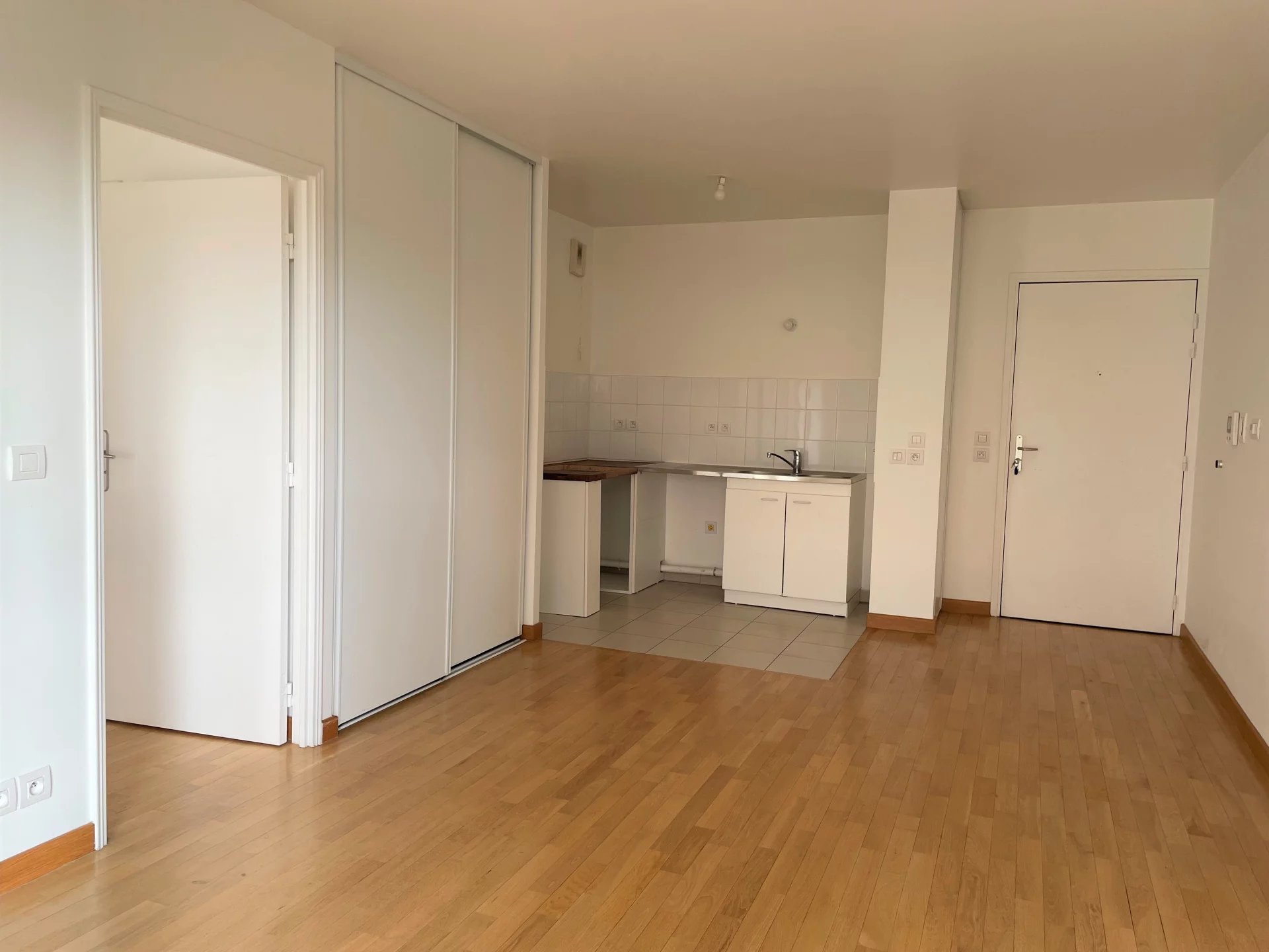 Appartement Issy-les-Moulineaux 42.70 m² 2 pièces Appartement Issy-les-Moulineaux 42.70 m² 85715994 2