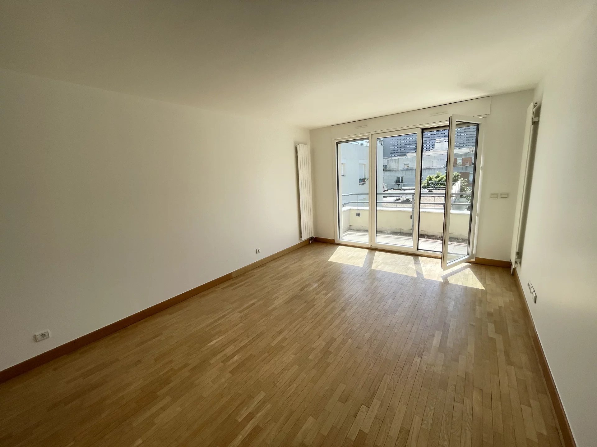 Appartement Courbevoie 74.80 m² 3 pièces Appartement Courbevoie 74.80 m² 87052628 2