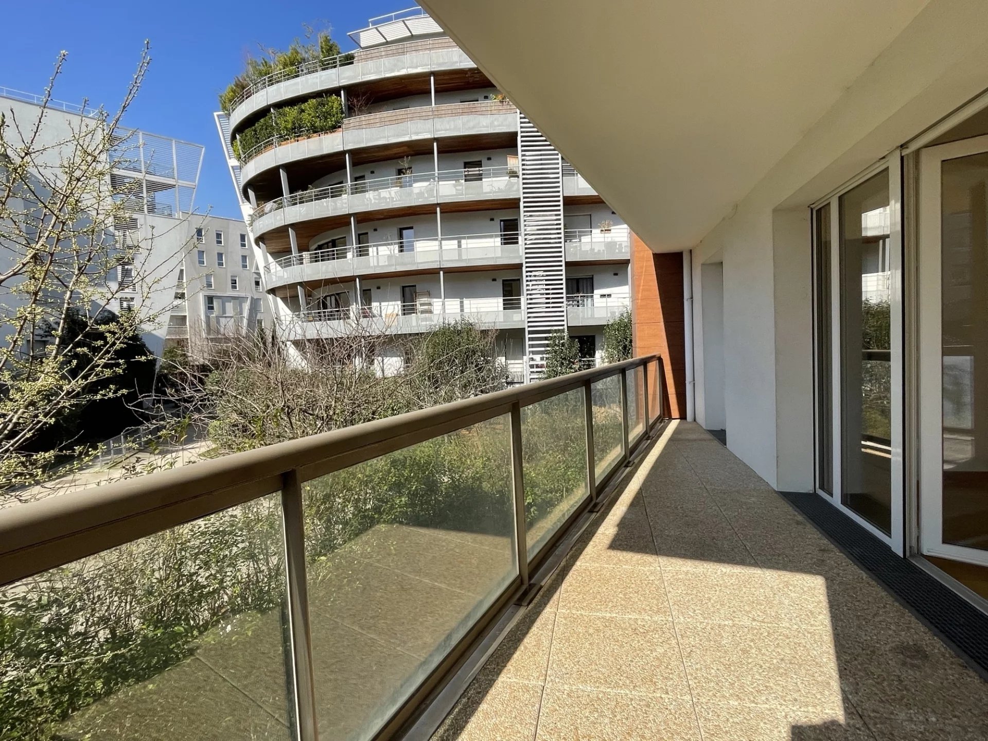 Appartement Issy-les-Moulineaux 92.30 m² 4 pièces Appartement Issy-les-Moulineaux 92.30 m² 85715975 5