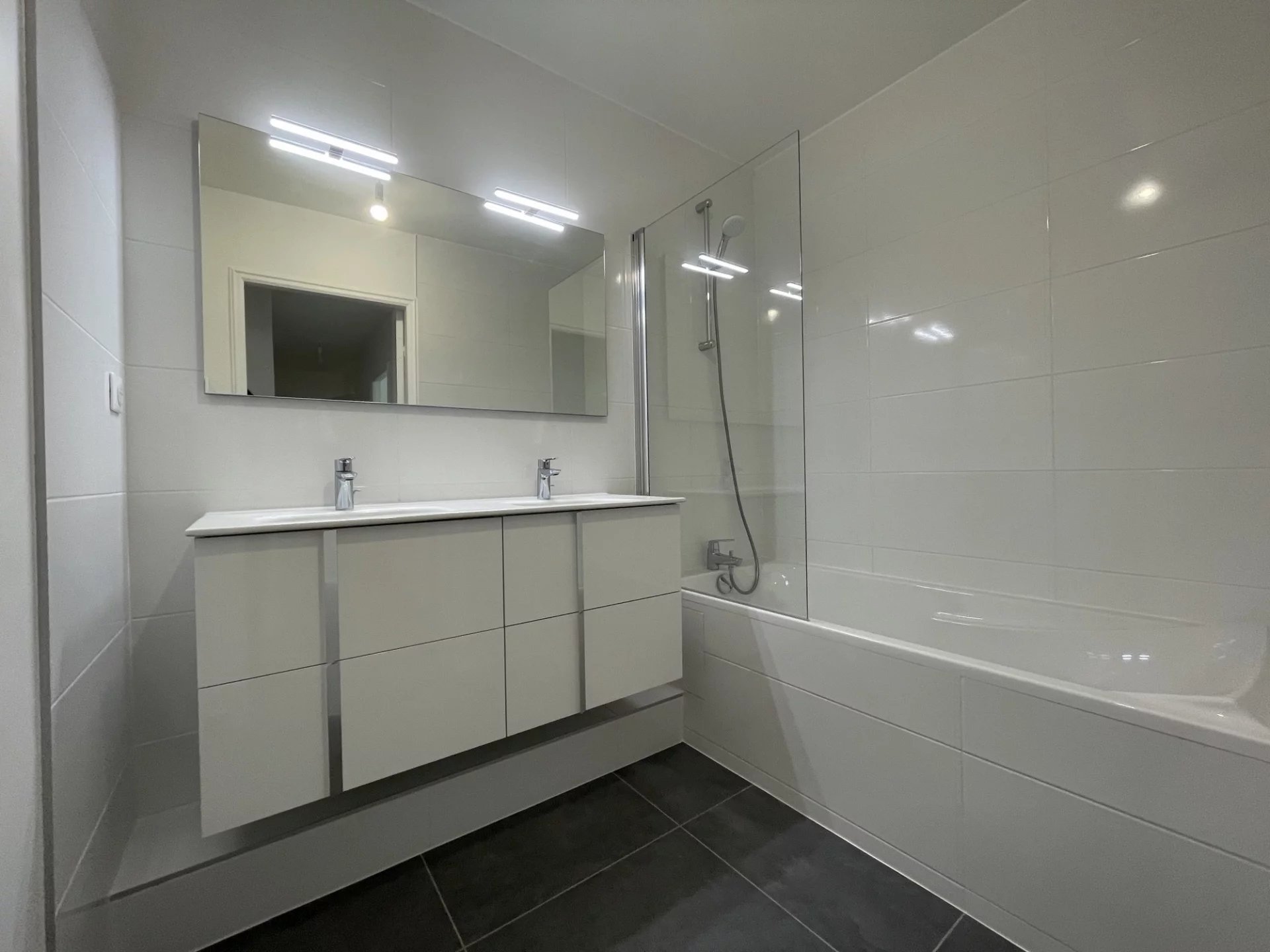 Appartement Courbevoie 93.85 m² 4 pièces Appartement Courbevoie 93.85 m² 86816267 12