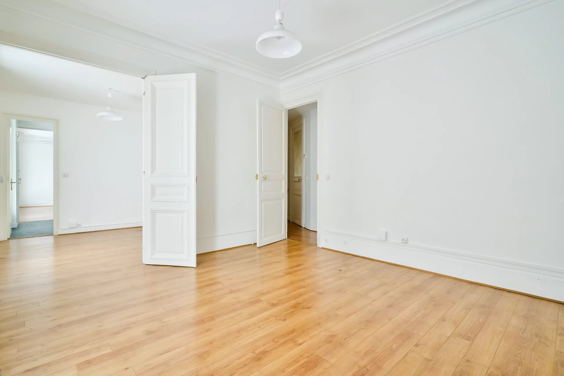 Appartement Paris 17ème 145.00 m² 5 pièces Appartement Paris 17ème 145.00 m² 86209512 8