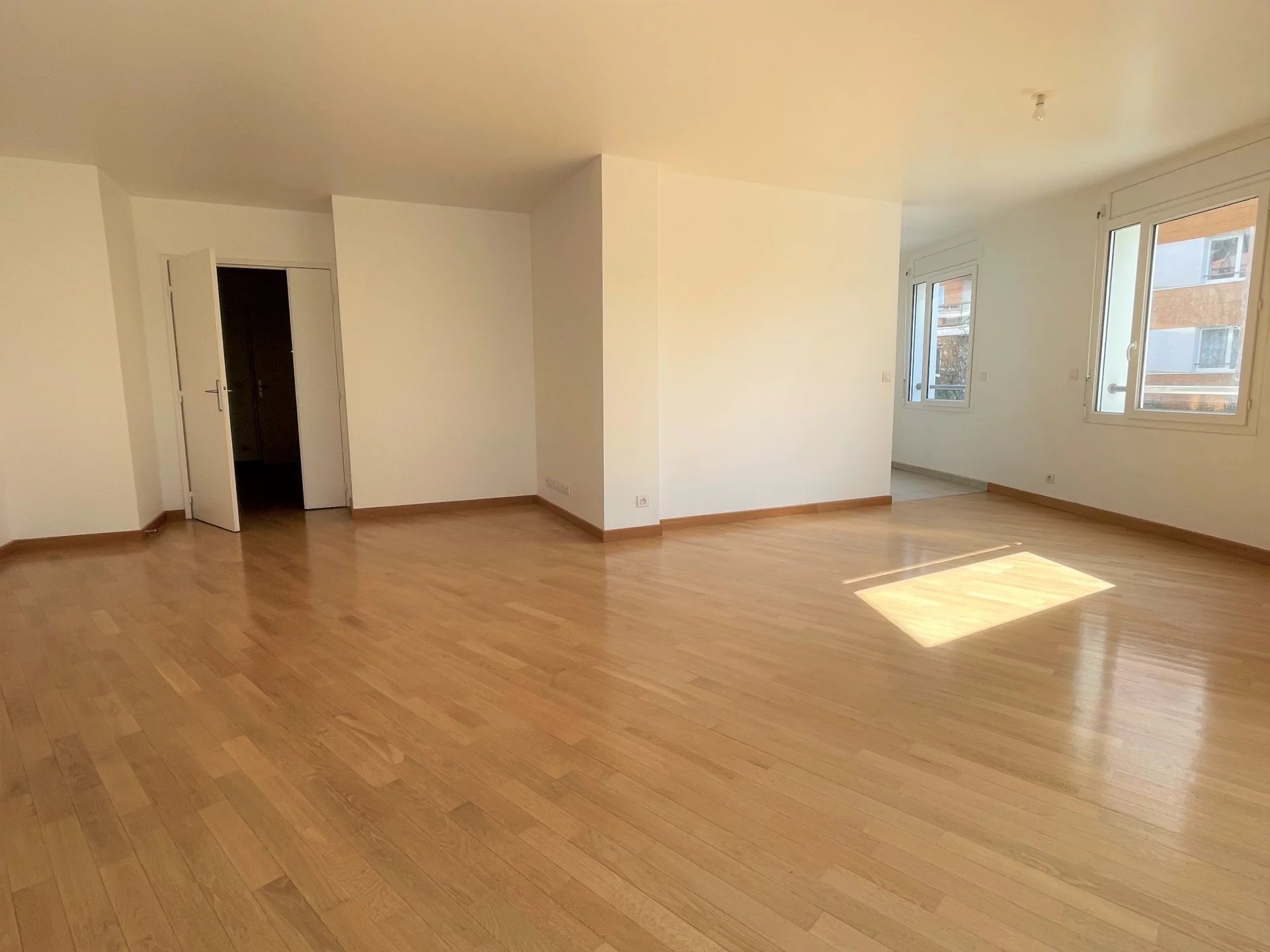 Appartement Issy-les-Moulineaux 92.30 m² 4 pièces Appartement Issy-les-Moulineaux 92.30 m² 85715975 2