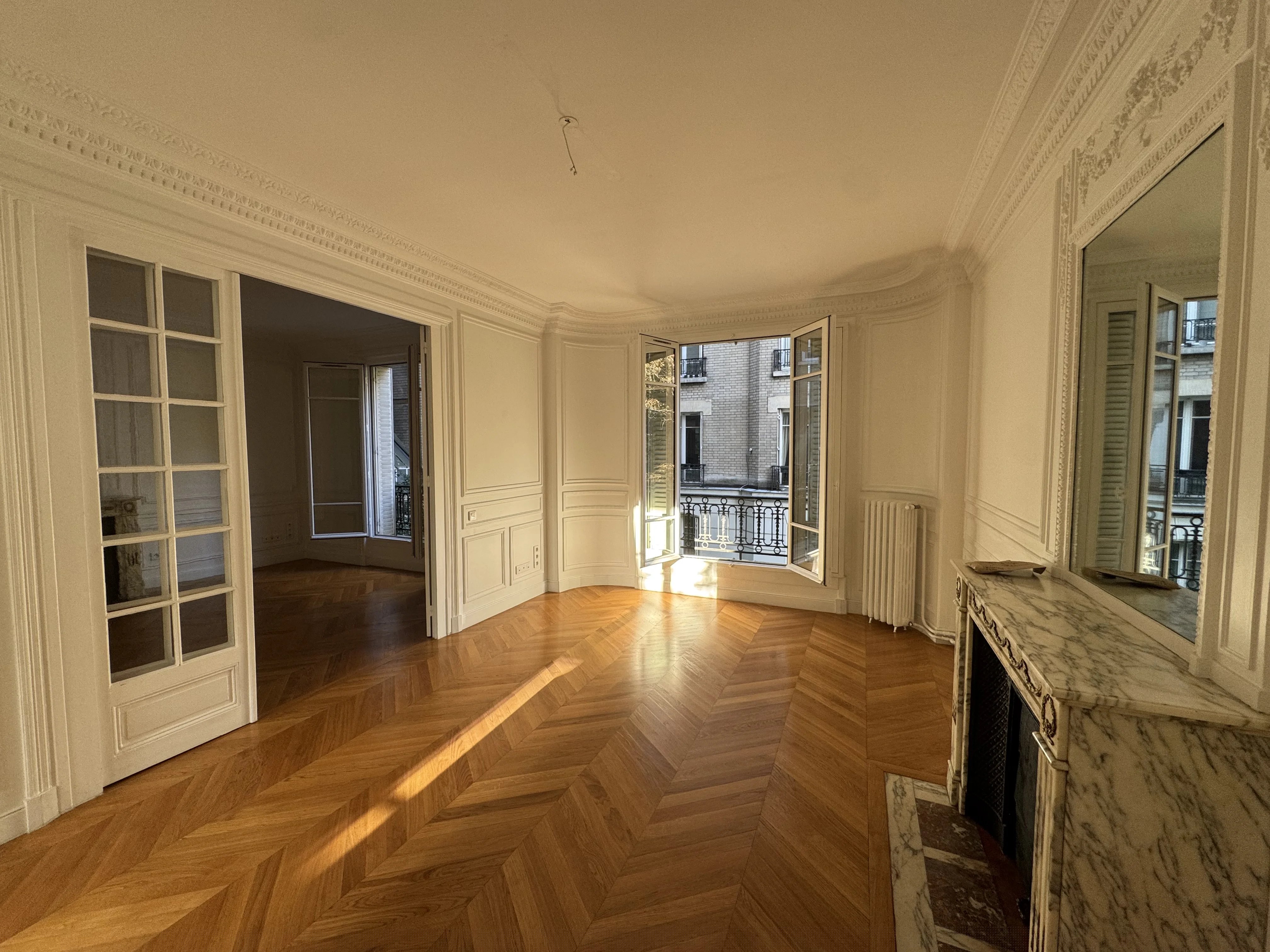 Appartement Paris 16ème 130.80 m² 5 pièces Appartement Paris 16ème 130.80 m² 87491908 4
