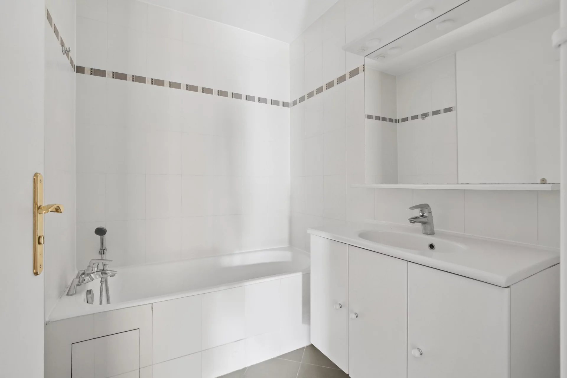 Appartement Paris 15ème 84.42 m² 4 pièces Appartement Paris 15ème 84.42 m² 86372393 7