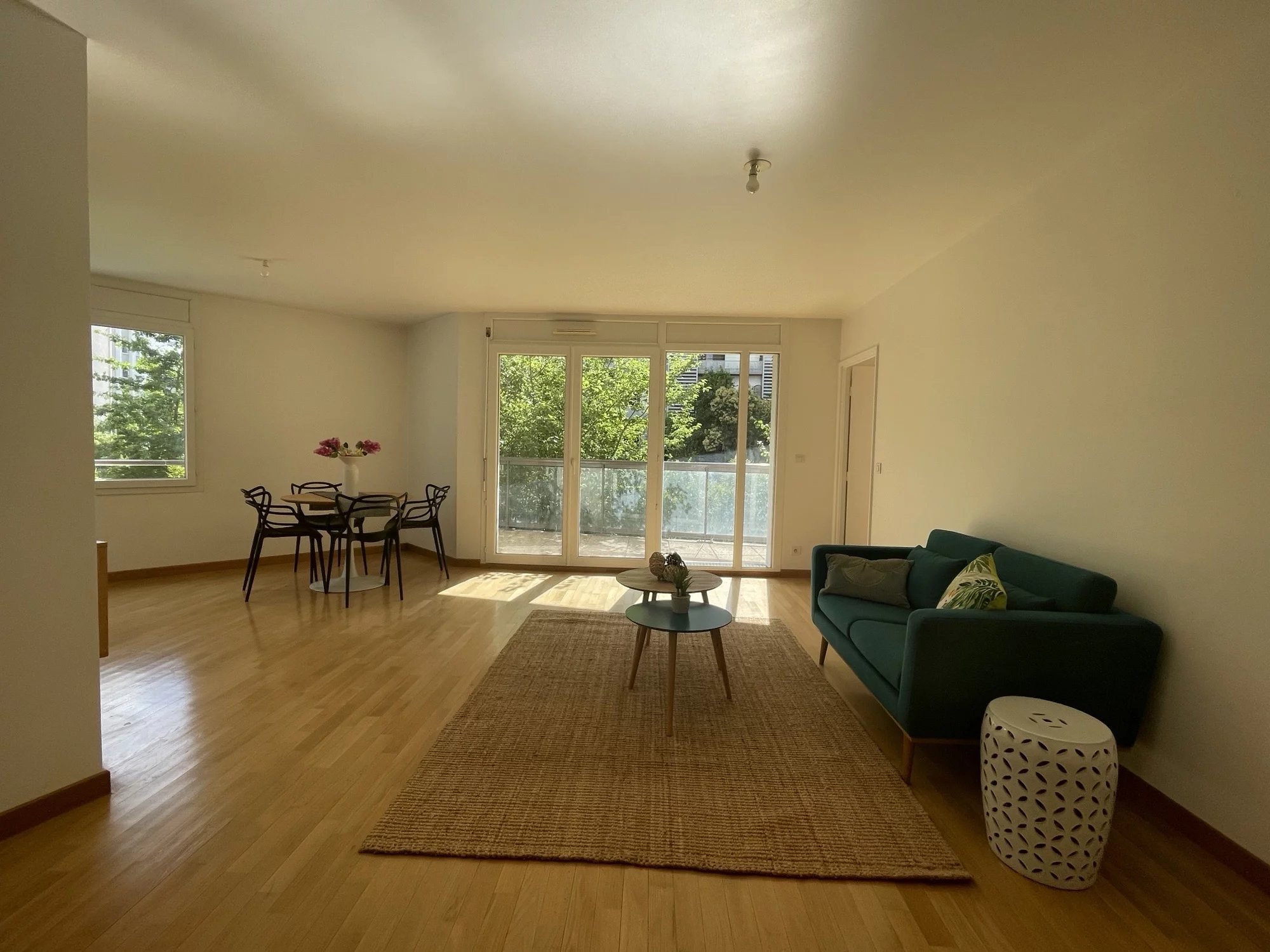 Appartement Issy-les-Moulineaux 92.30 m² 4 pièces Appartement Issy-les-Moulineaux 92.30 m² 85715975 1