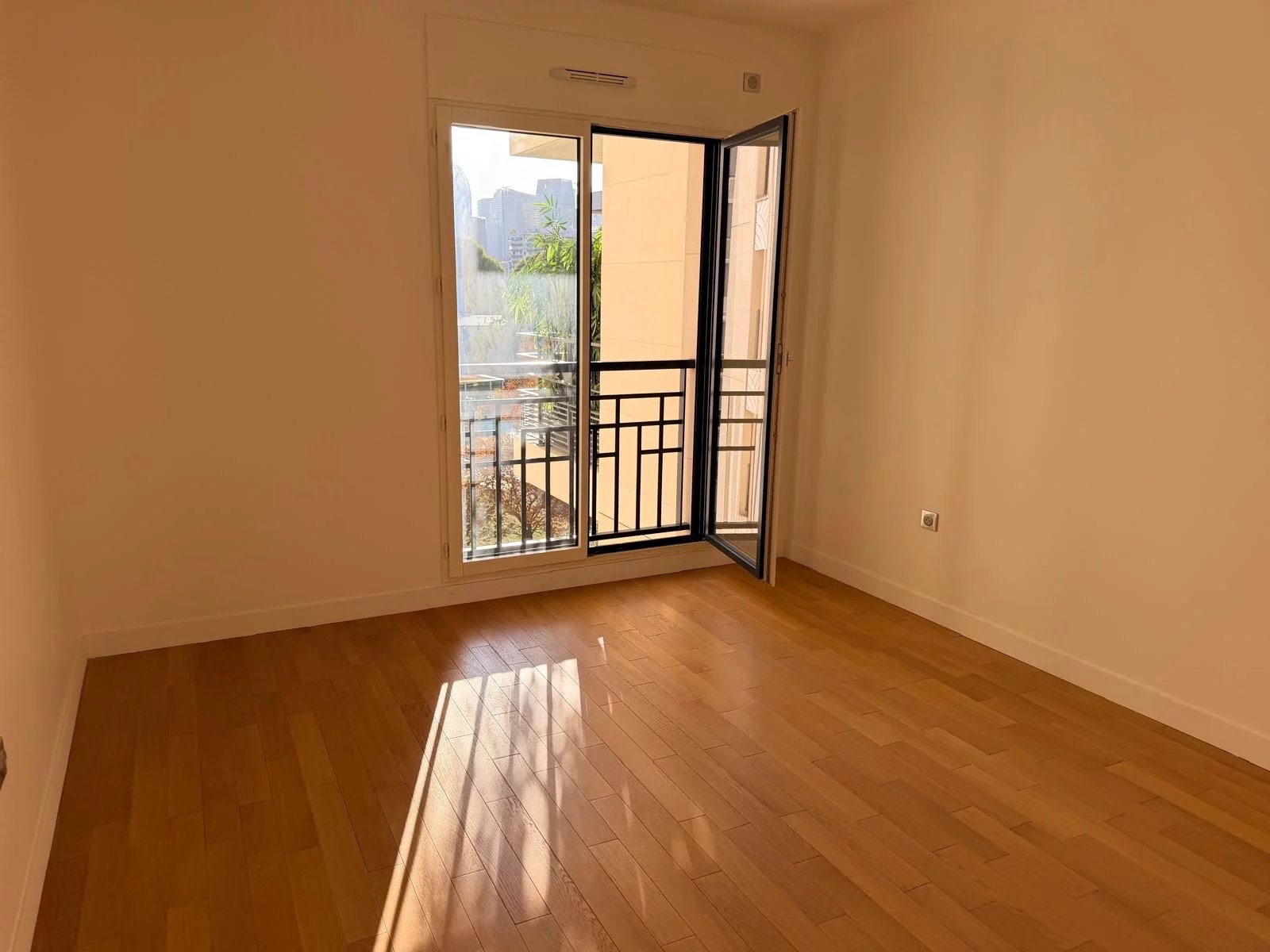 Appartement Neuilly-sur-Seine 110.00 m² 4 pièces Appartement Neuilly-sur-Seine 110.00 m² 87379379 8