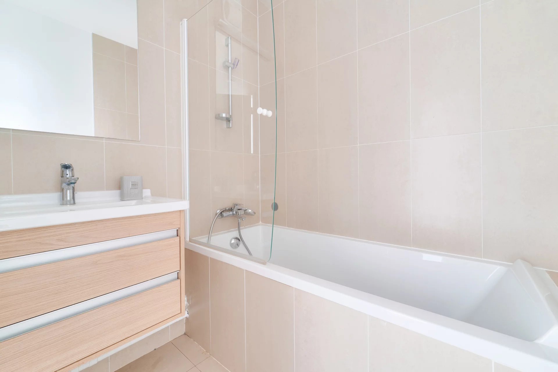Appartement Courbevoie 66.80 m² 3 pièces Appartement Courbevoie 66.80 m² 86837431 10