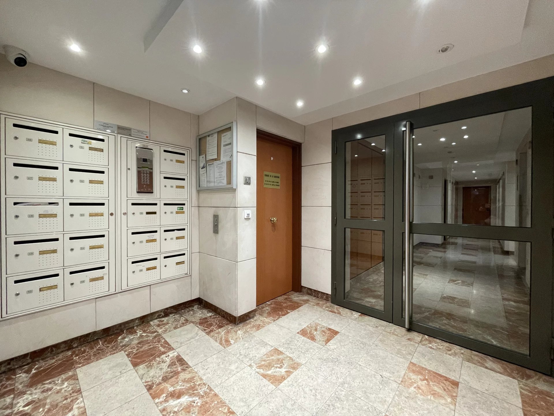 Appartement Courbevoie 102.20 m² 4 pièces Appartement Courbevoie 102.20 m² 86739777 12