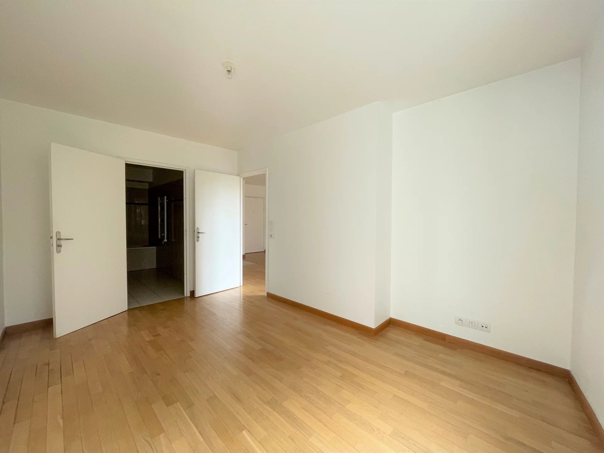 Appartement Issy-les-Moulineaux 42.70 m² 2 pièces Appartement Issy-les-Moulineaux 42.70 m² 85715994 6