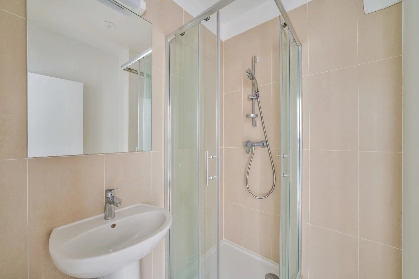 Appartement Courbevoie 87.20 m² 4 pièces Appartement Courbevoie 87.20 m² 85787420 9