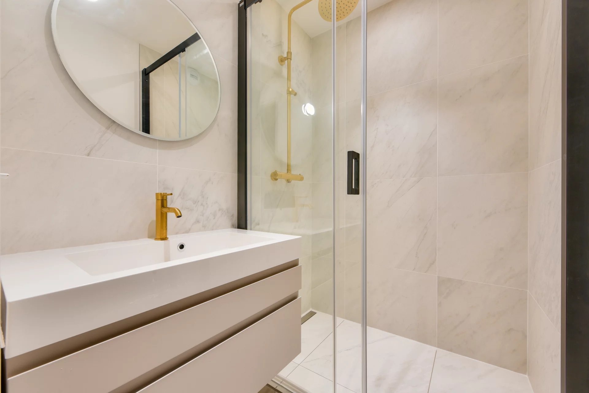 Appartement Paris 15ème 77.10 m² 3 pièces Appartement Paris 15ème 77.10 m² 85323925 9