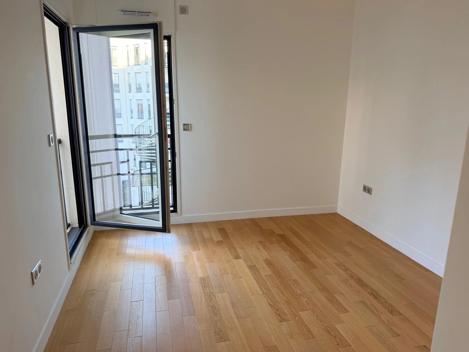 Appartement Neuilly-sur-Seine 110.00 m² 4 pièces Appartement Neuilly-sur-Seine 110.00 m² 87379379 9