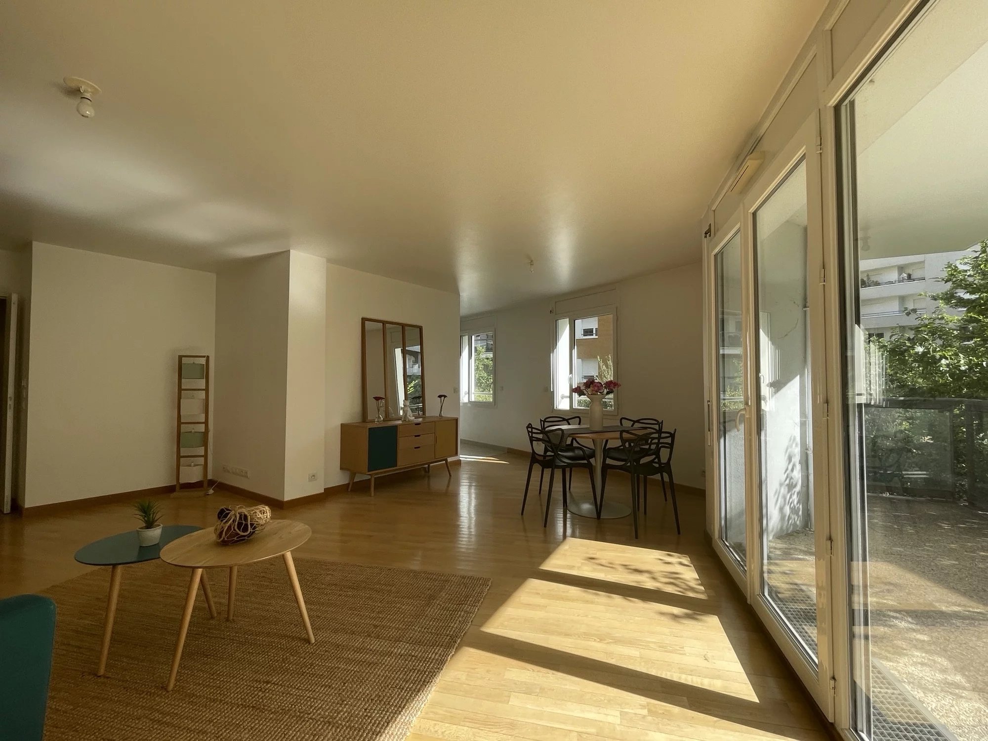 Appartement Issy-les-Moulineaux 92.30 m² 4 pièces Appartement Issy-les-Moulineaux 92.30 m² 85715975 2