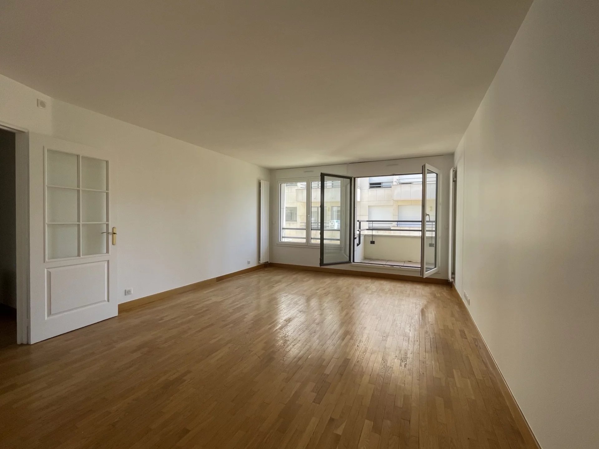 Appartement Courbevoie 93.85 m² 4 pièces Appartement Courbevoie 93.85 m² 86816267 2