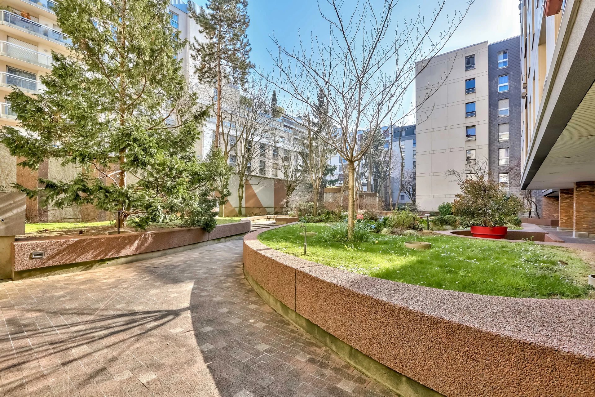 Appartement Paris 15ème 77.54 m² 3 pièces Appartement Paris 15ème 77.54 m² 8182163 2