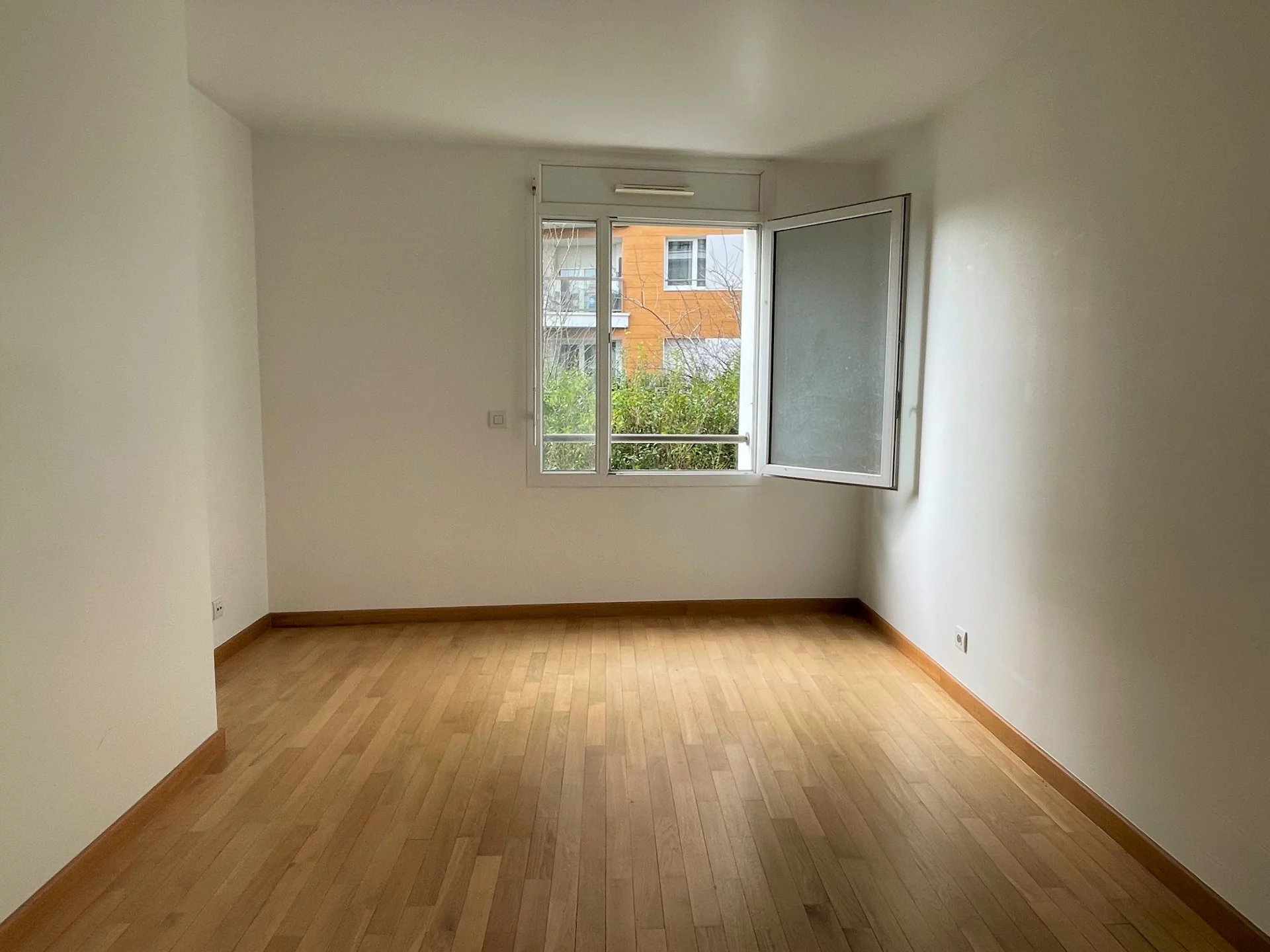 Appartement Issy-les-Moulineaux 42.70 m² 2 pièces Appartement Issy-les-Moulineaux 42.70 m² 85715994 5