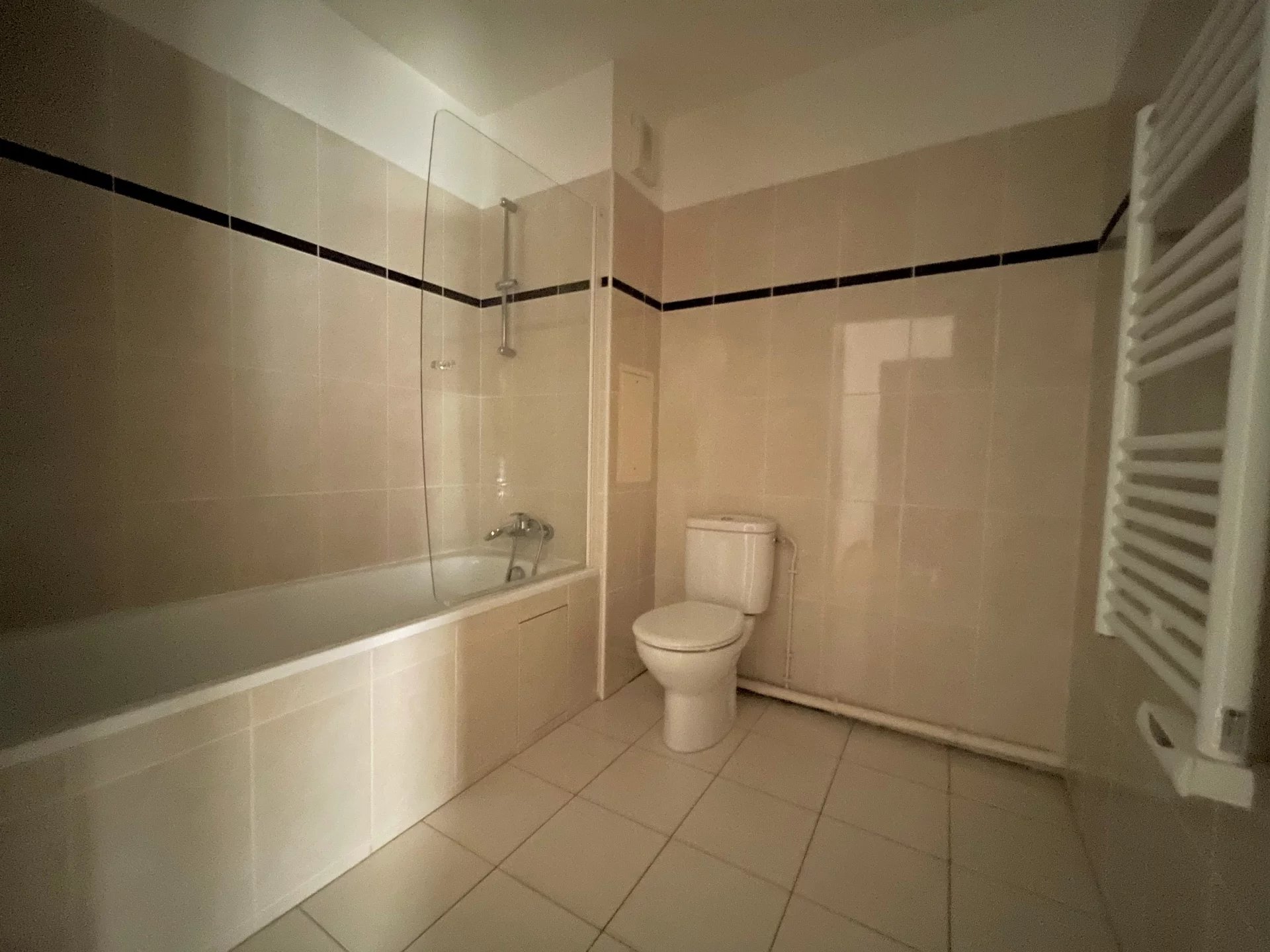 Appartement Issy-les-Moulineaux 92.30 m² 4 pièces Appartement Issy-les-Moulineaux 92.30 m² 85715975 11